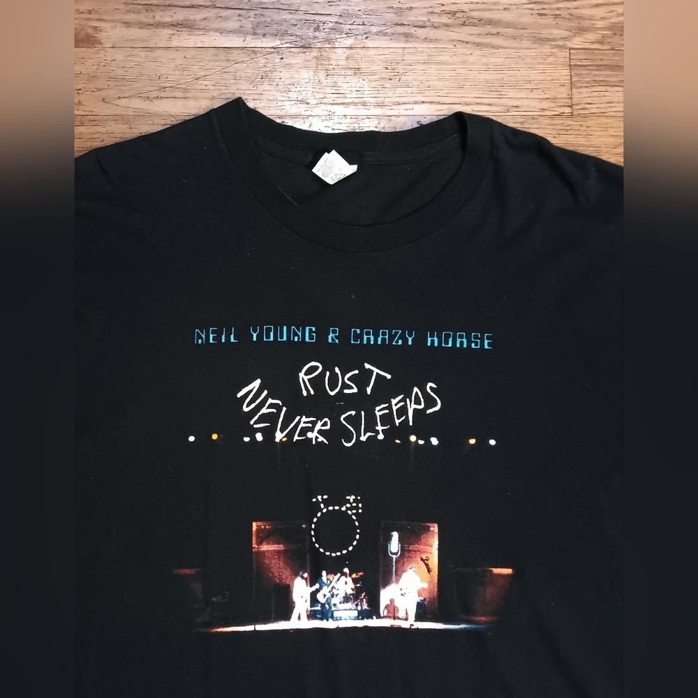 Neil Young Rust Never Sleeps Organic Cotton t-shirt concert guitar rock peace - Picture 4 of 6